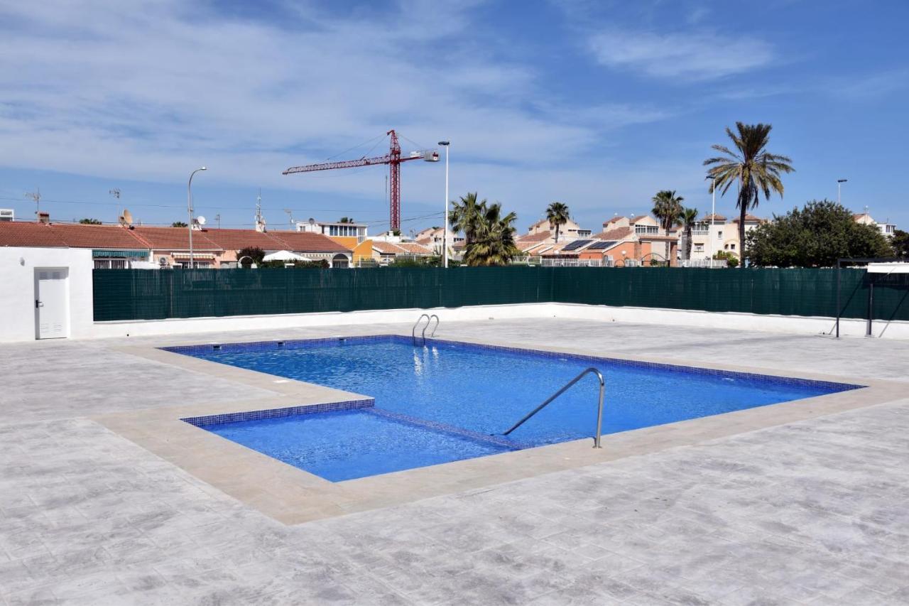 Casa Alex Torrevieja- Holiday House - Con Piscina Comunitaria Exterior photo